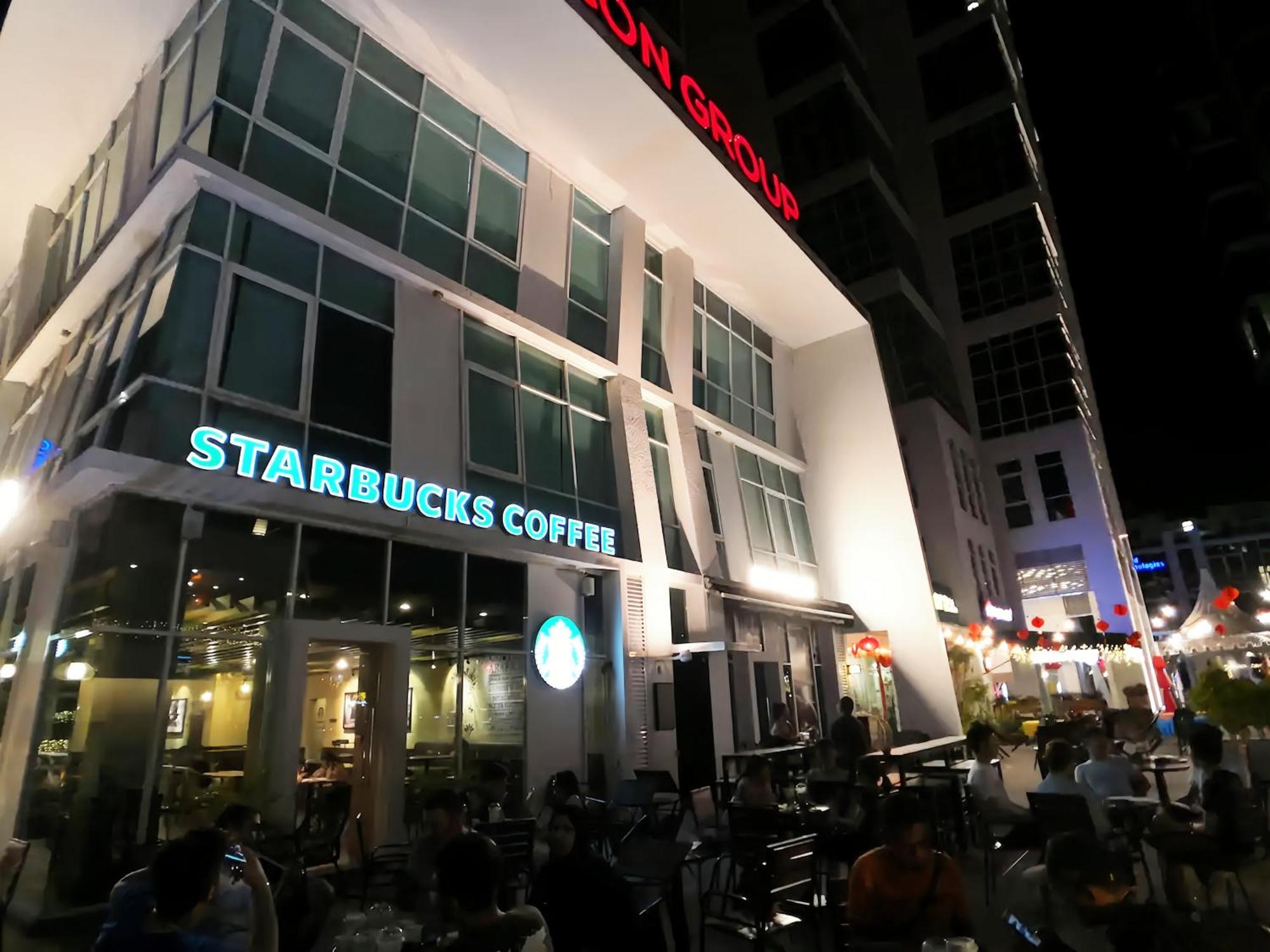 Maritime Seaview Suites Penang George Town Exterior foto