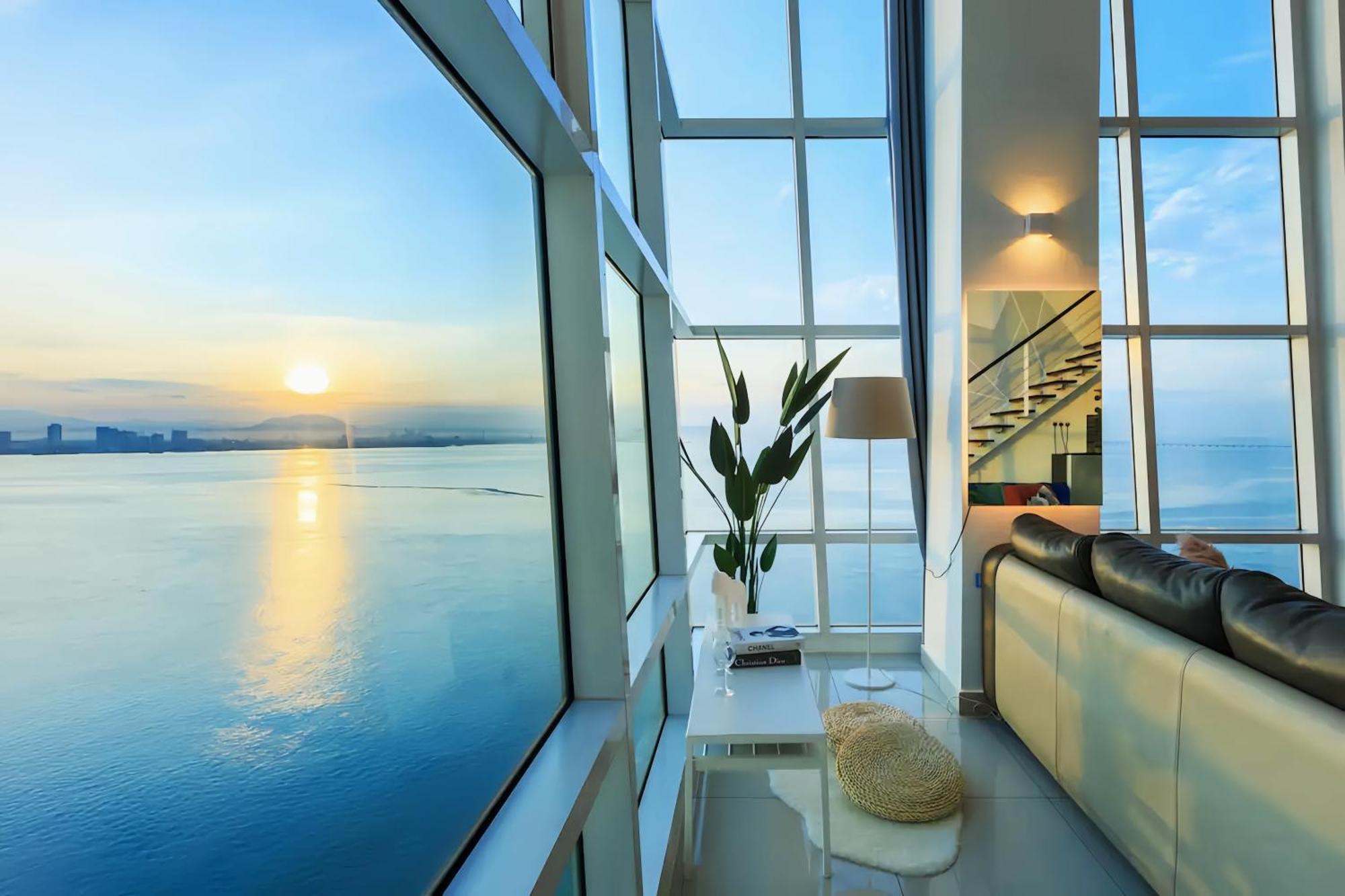 Maritime Seaview Suites Penang George Town Exterior foto
