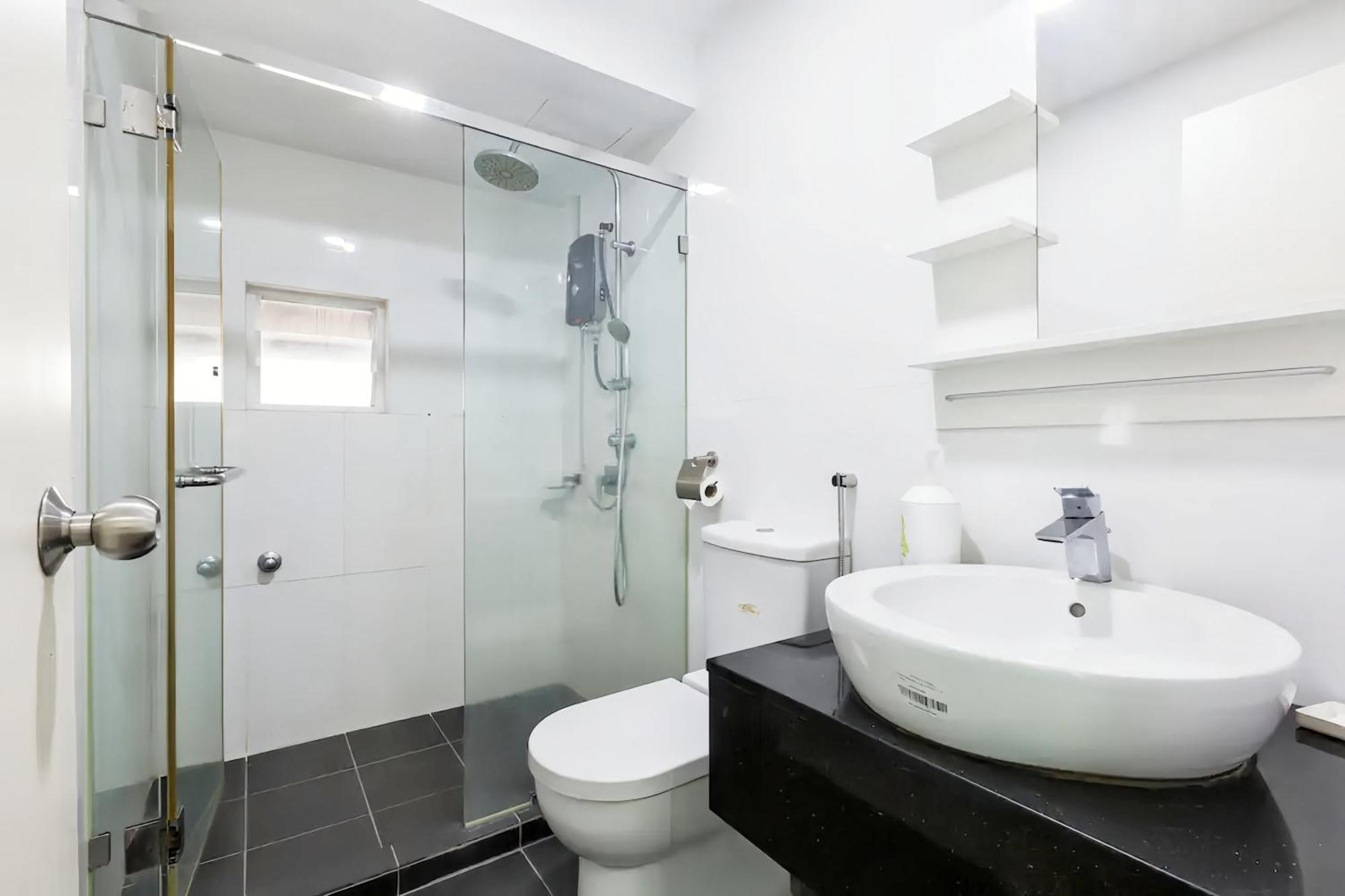 Maritime Seaview Suites Penang George Town Exterior foto