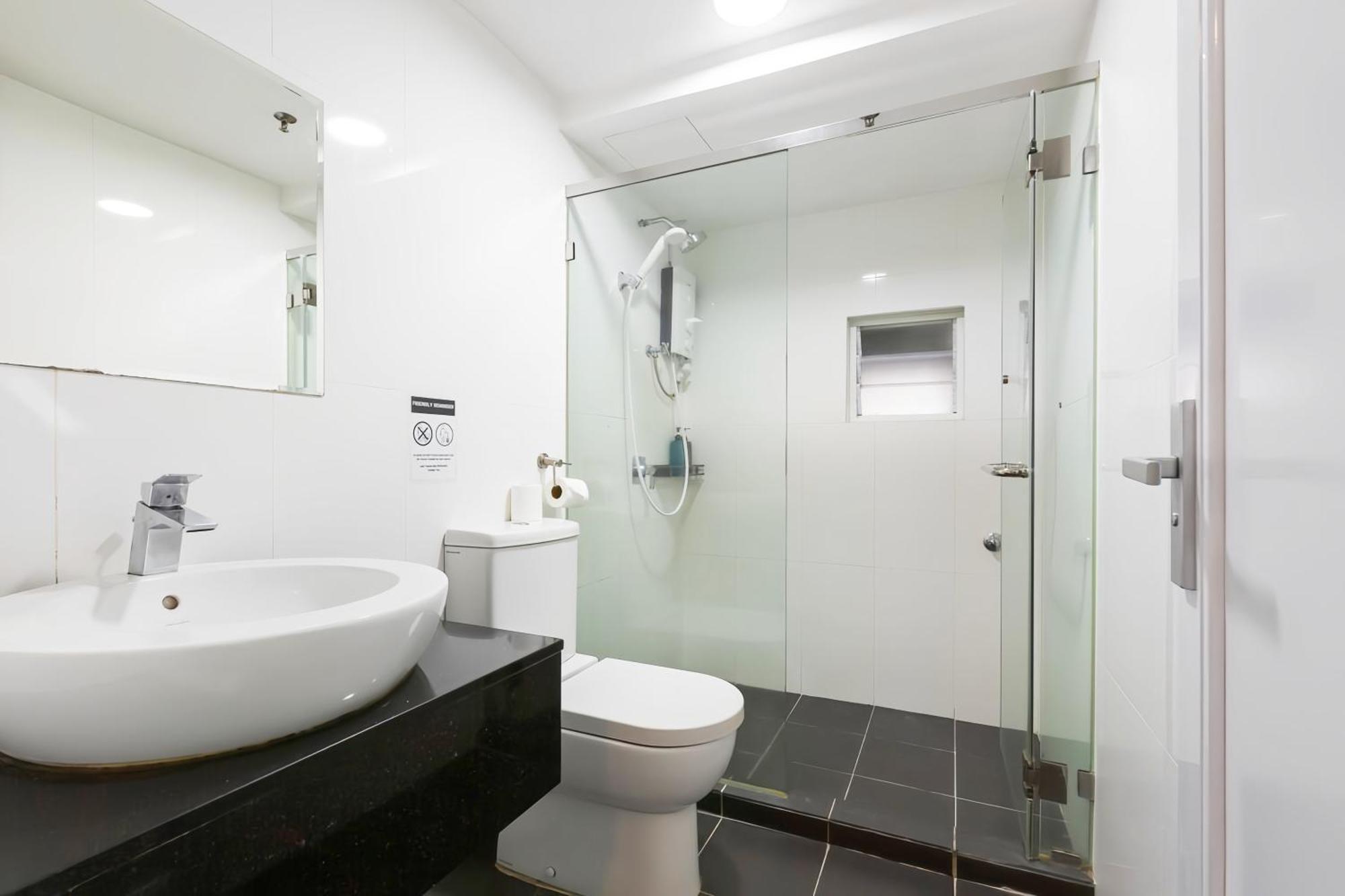 Maritime Seaview Suites Penang George Town Exterior foto