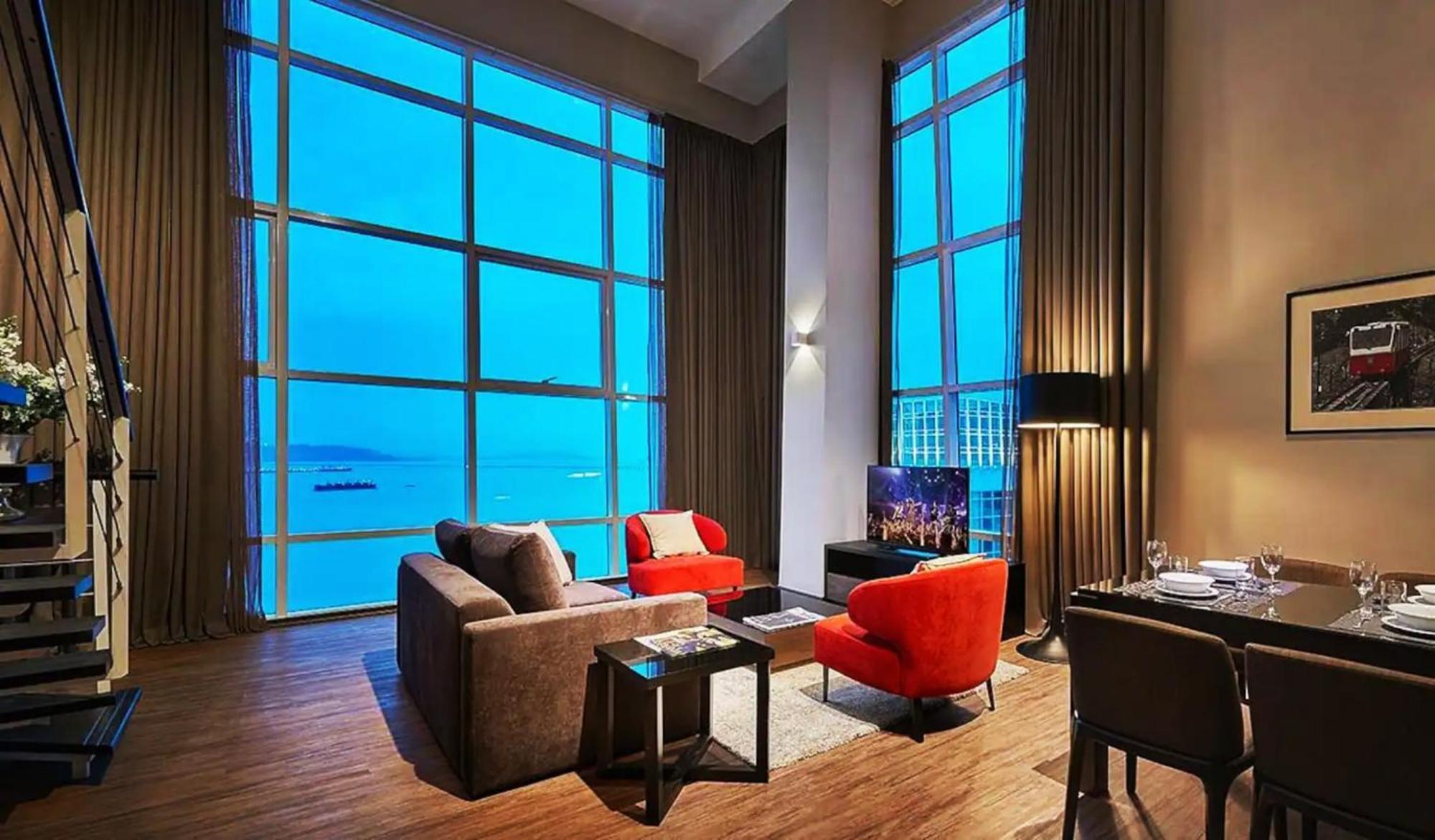 Maritime Seaview Suites Penang George Town Exterior foto