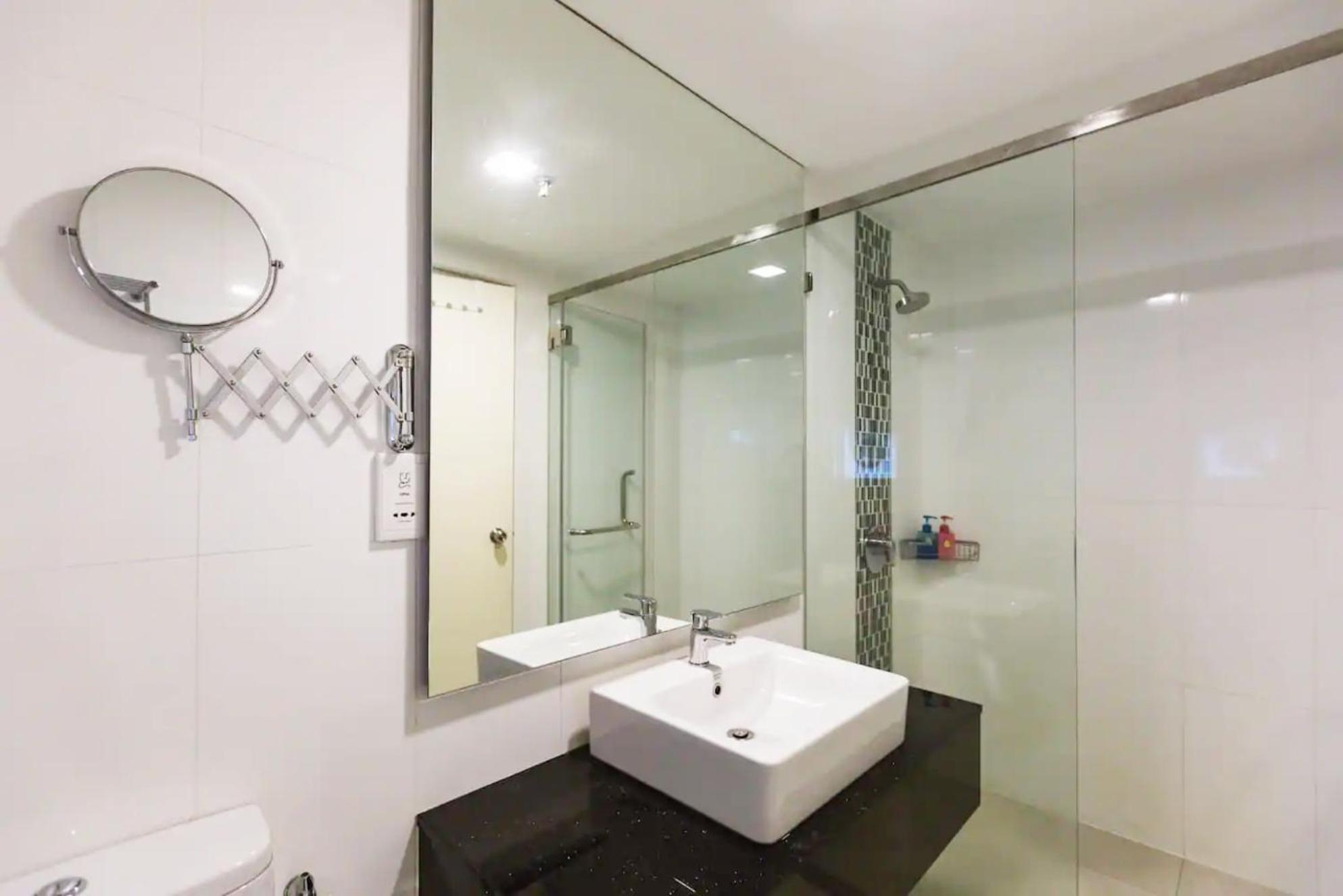 Maritime Seaview Suites Penang George Town Exterior foto
