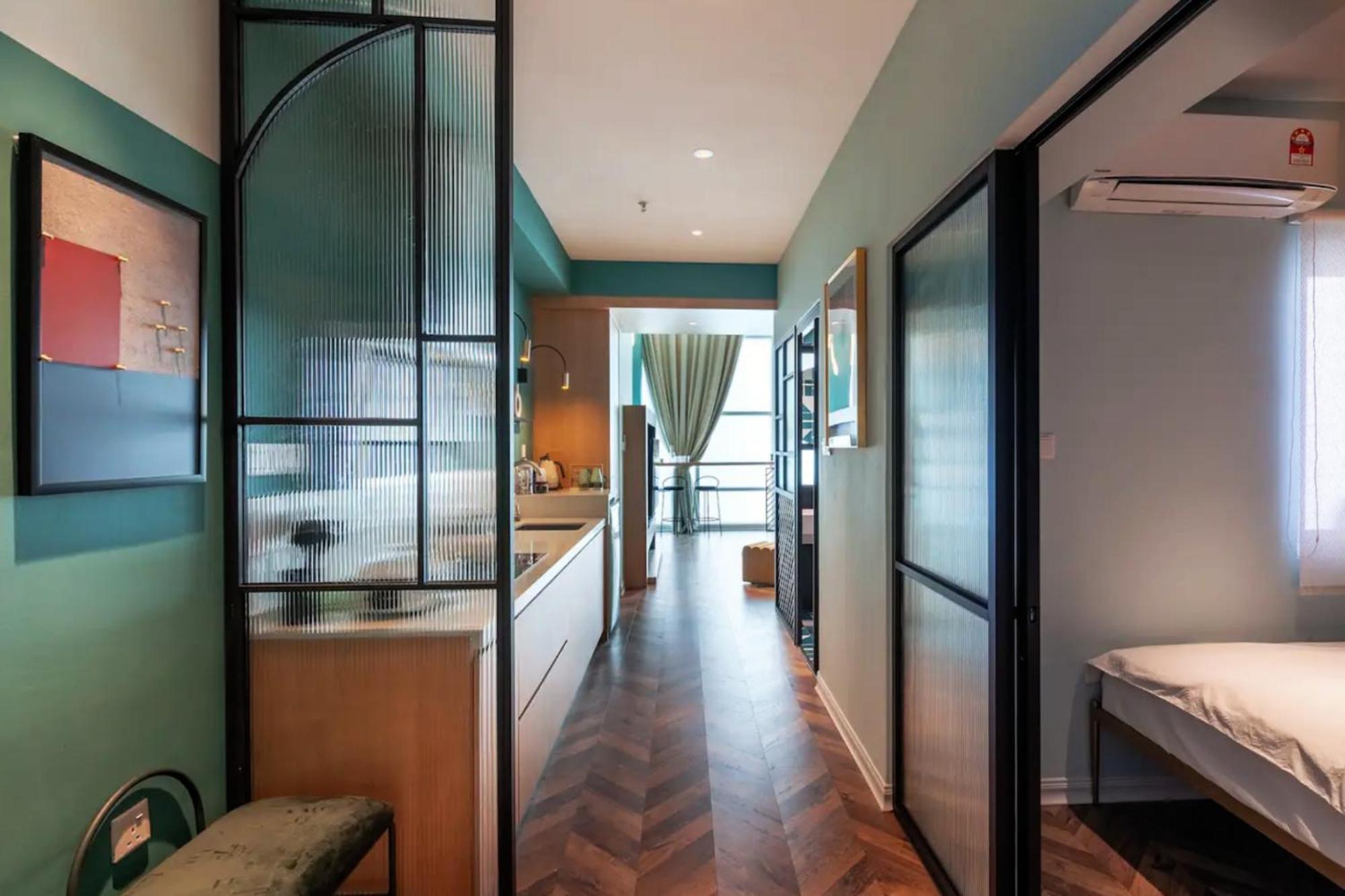 Maritime Seaview Suites Penang George Town Exterior foto