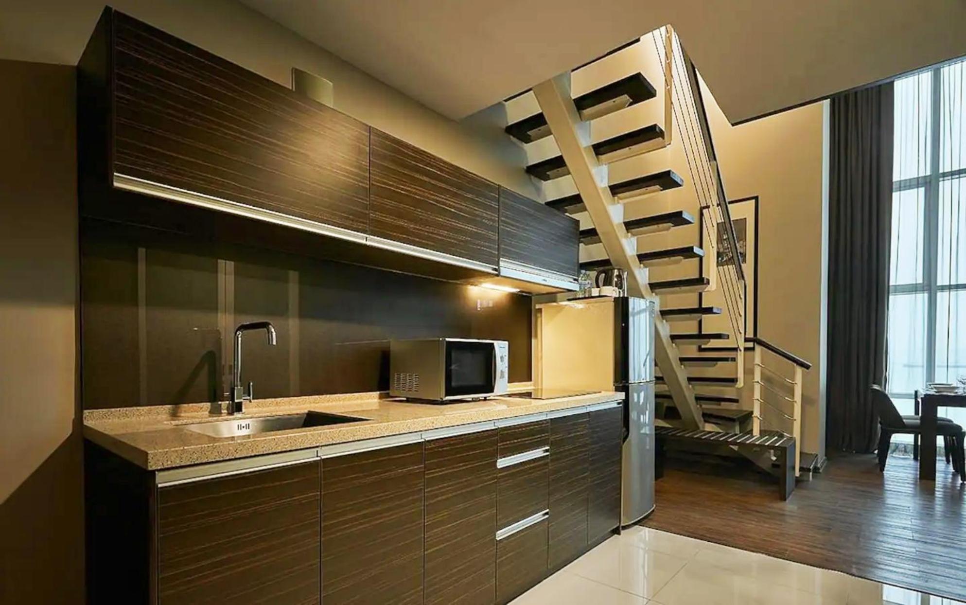 Maritime Seaview Suites Penang George Town Exterior foto